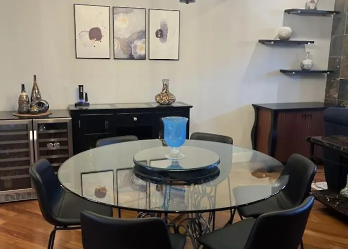 Apartment Stunning Views Roof Deck Free Parking