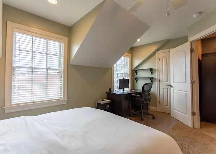 Stunning Views Roof Deck Free Parking Apartment Pittsburgh