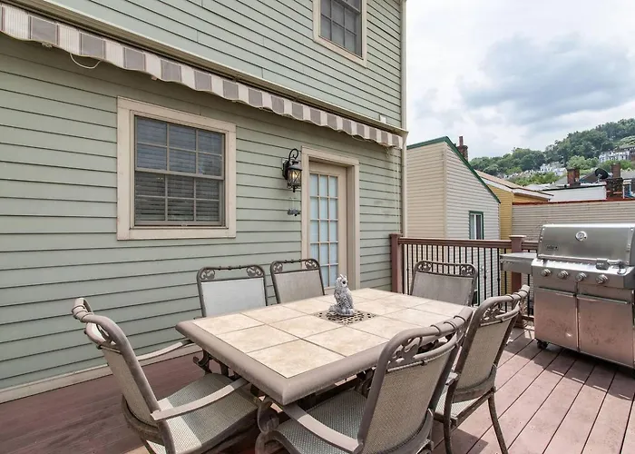 Stunning Views Roof Deck Free Parking *